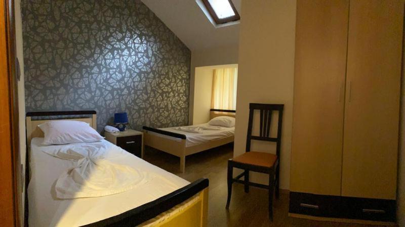Lini Hotel Kukesi מראה חיצוני תמונה